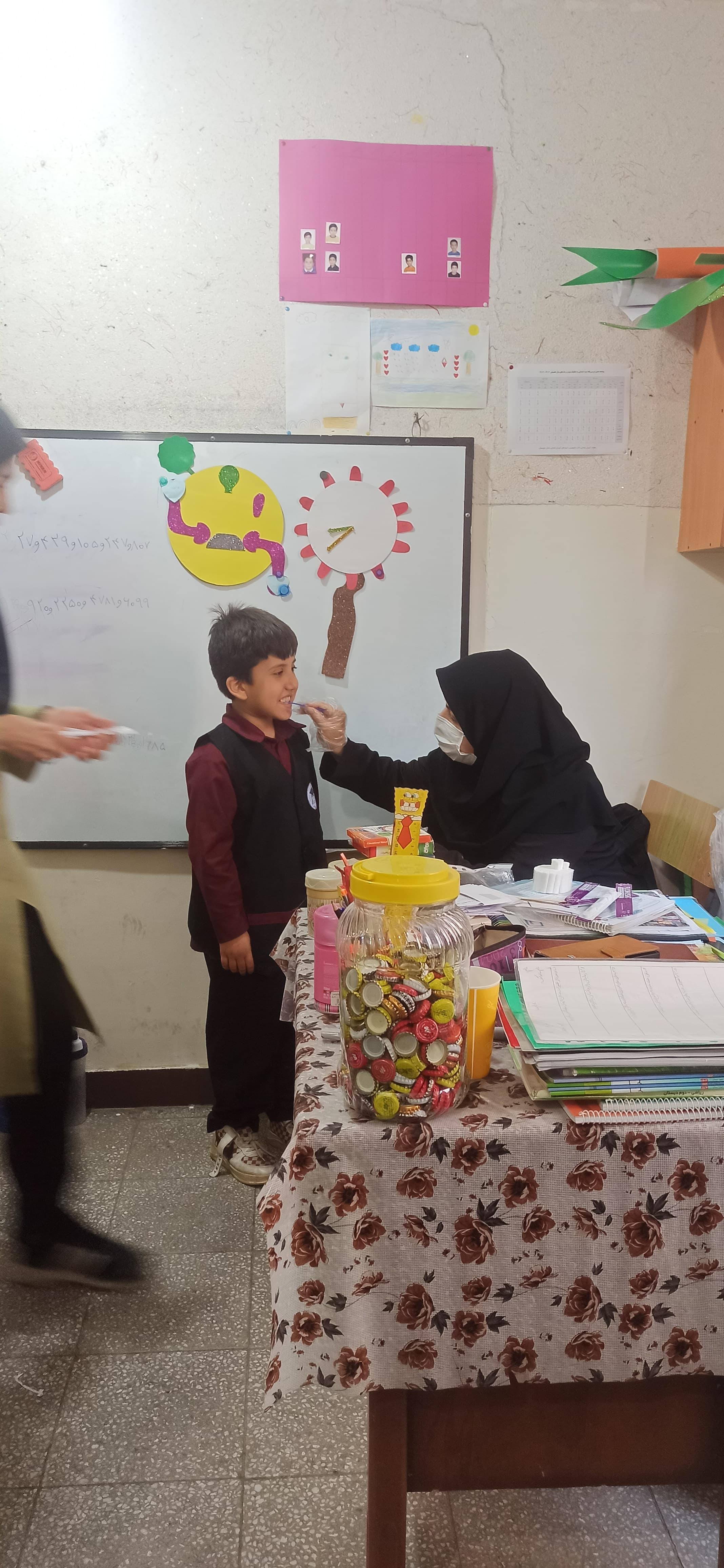 دبستان پسرانه دوره اول و دوم غیردولتی آیندگان