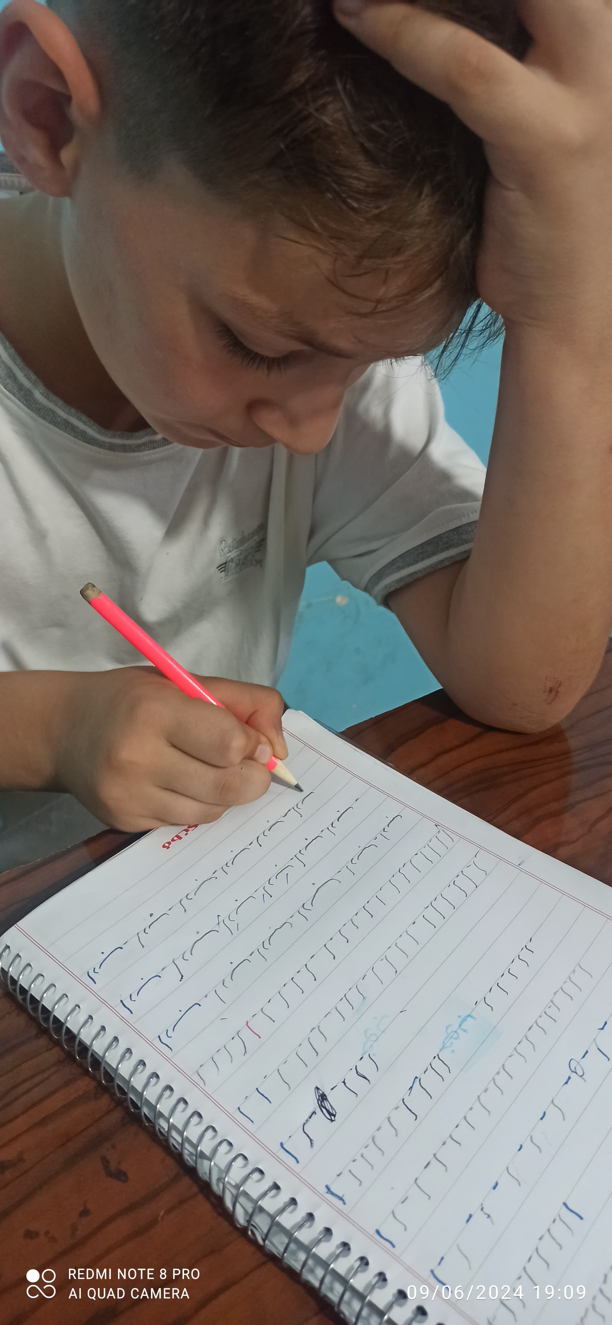 دبستان پسرانه دوره اول و دوم غیردولتی آیندگان